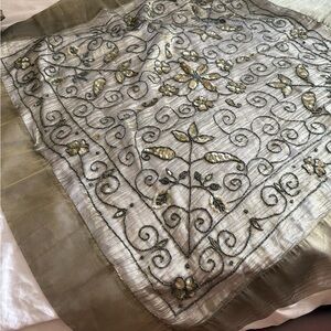 2 for $20 Must bundle/ 
India Boutique Silver and Gold Floral Table Runner